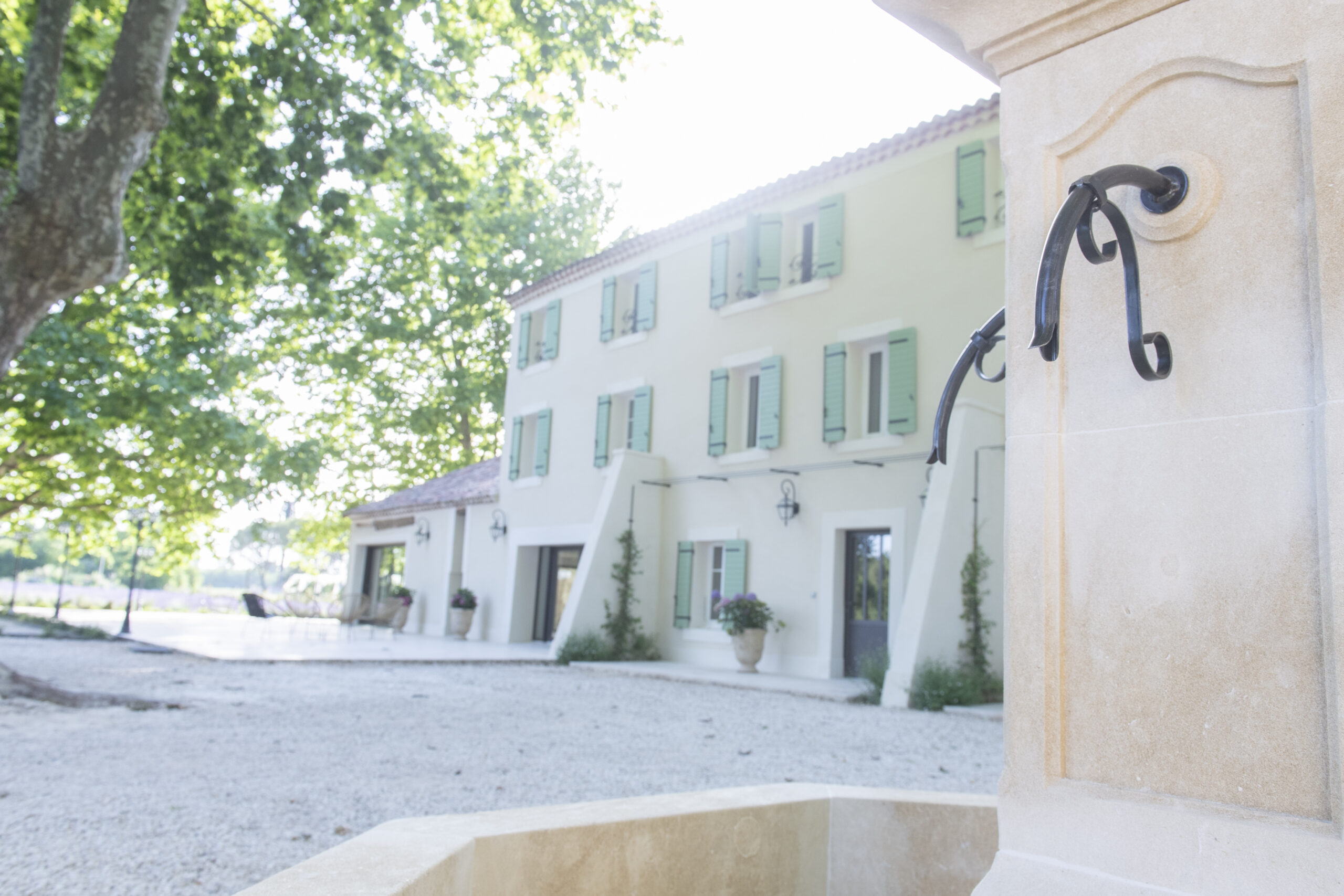 bastidedeslavandins-le-thor-provence-mariage-séminaires-lavandes-ballroom-salleséminaire