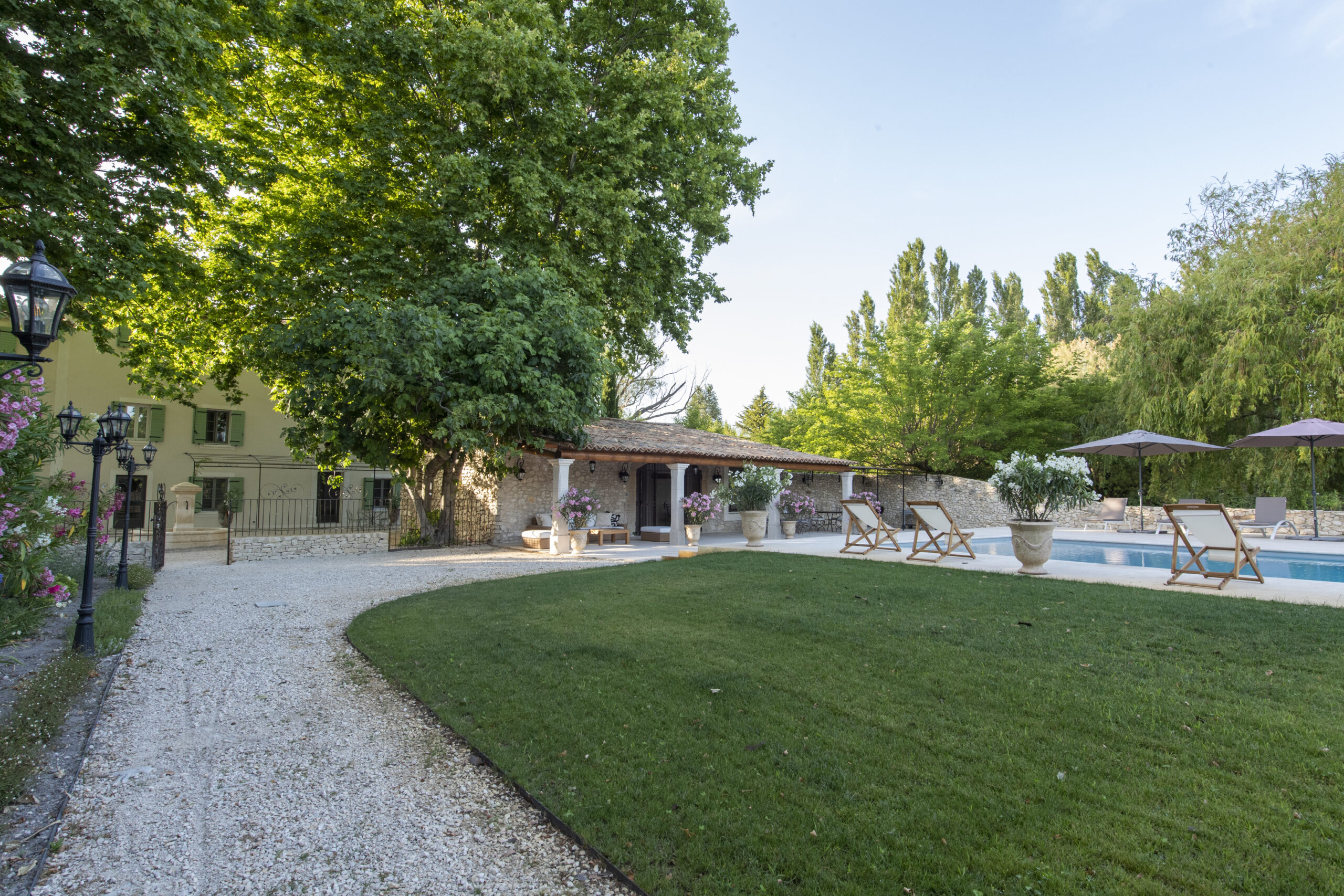 bastidedeslavandins-le-thor-provence-mariage-séminaires-lavandes-piscine